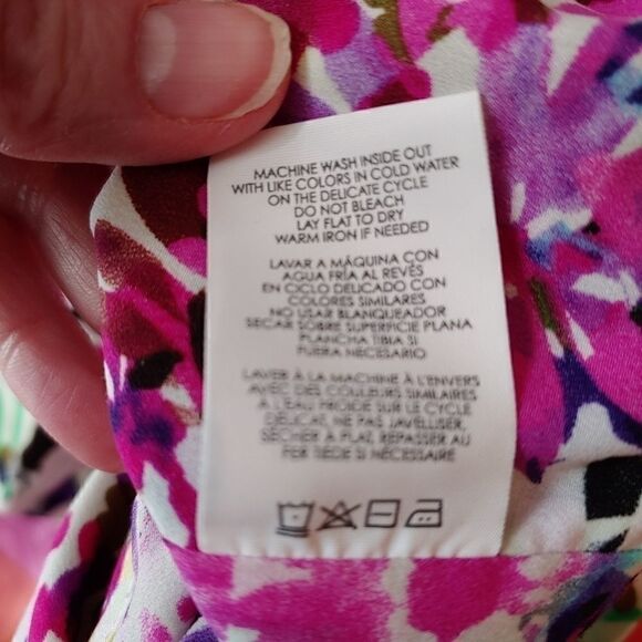 Glorious CAbi floral print top - Picture 11 of 11